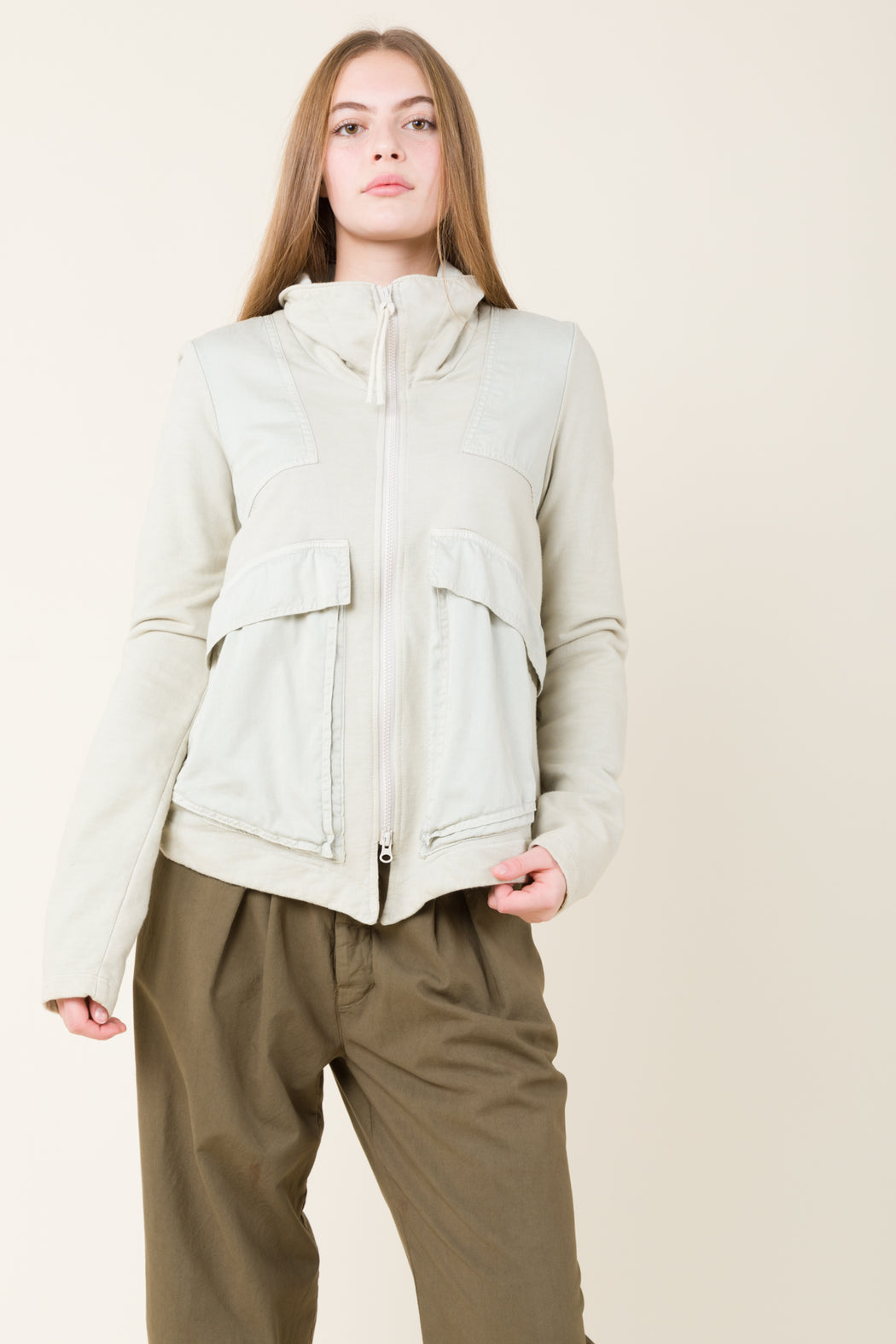The Hunter jacket is a contemporary zip-up sweatshirt composed of 100% organic cotton, with soft sateen overlays, deep gusseted pockets, and a zip all the way up the neckline, perfect for all-year wear. 